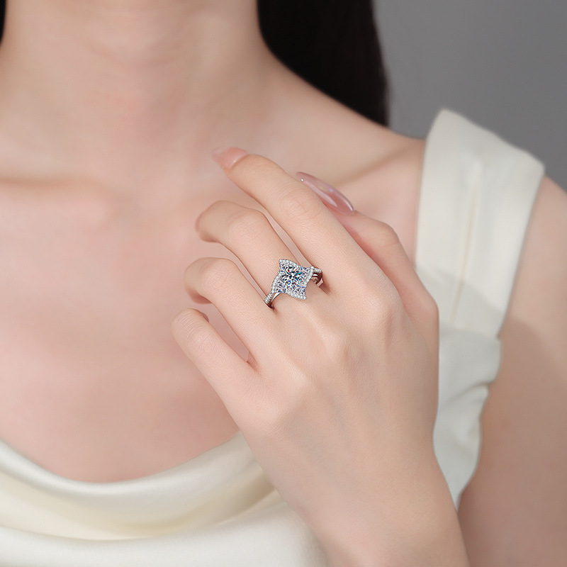 Apaison Sparkling 1 Carat D Co - Moissanite Engagement Ring 1 Carat recension och pris