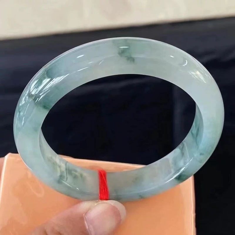 Myanmar jadeite with blue flor - Bracelets recension och pris