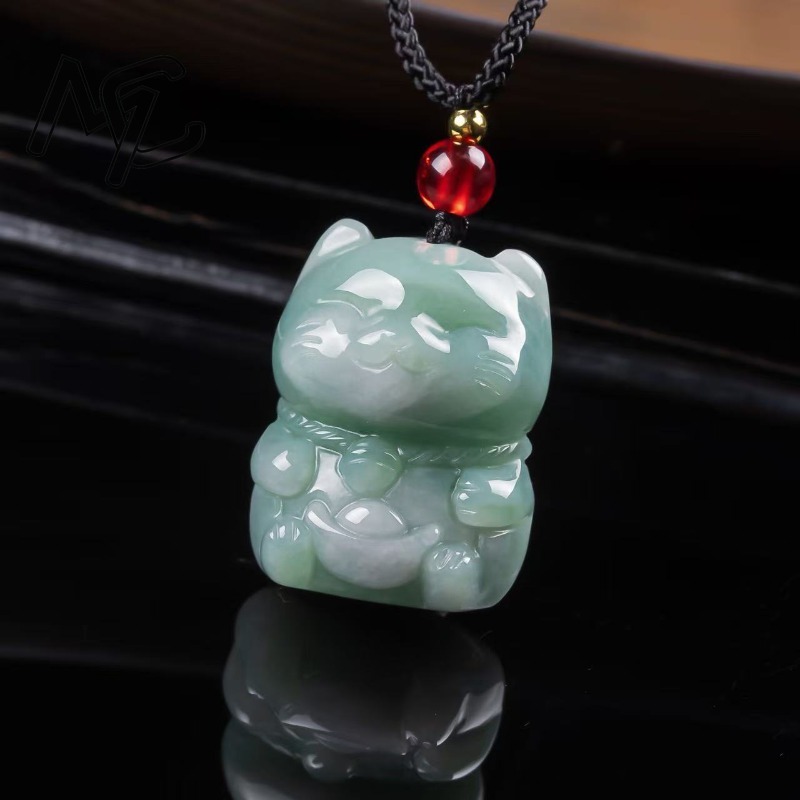 Natural Emerald Jade Lucky Cat - Necklaces recension och pris