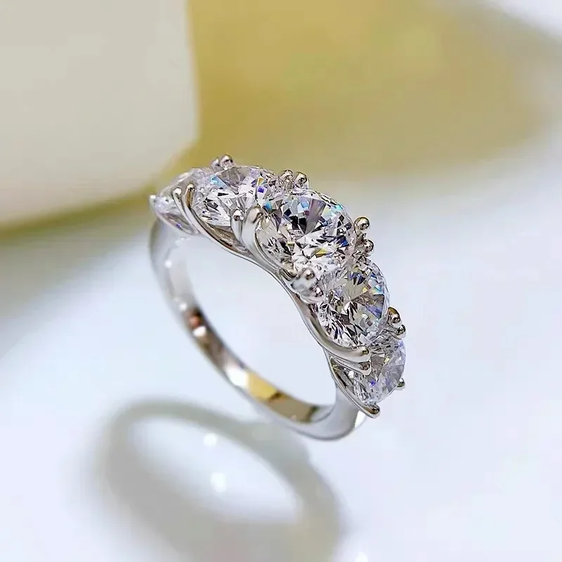 Luxury 18K White Gold Wedding  - Moissanite Engagement Ring 1 Carat recension och pris