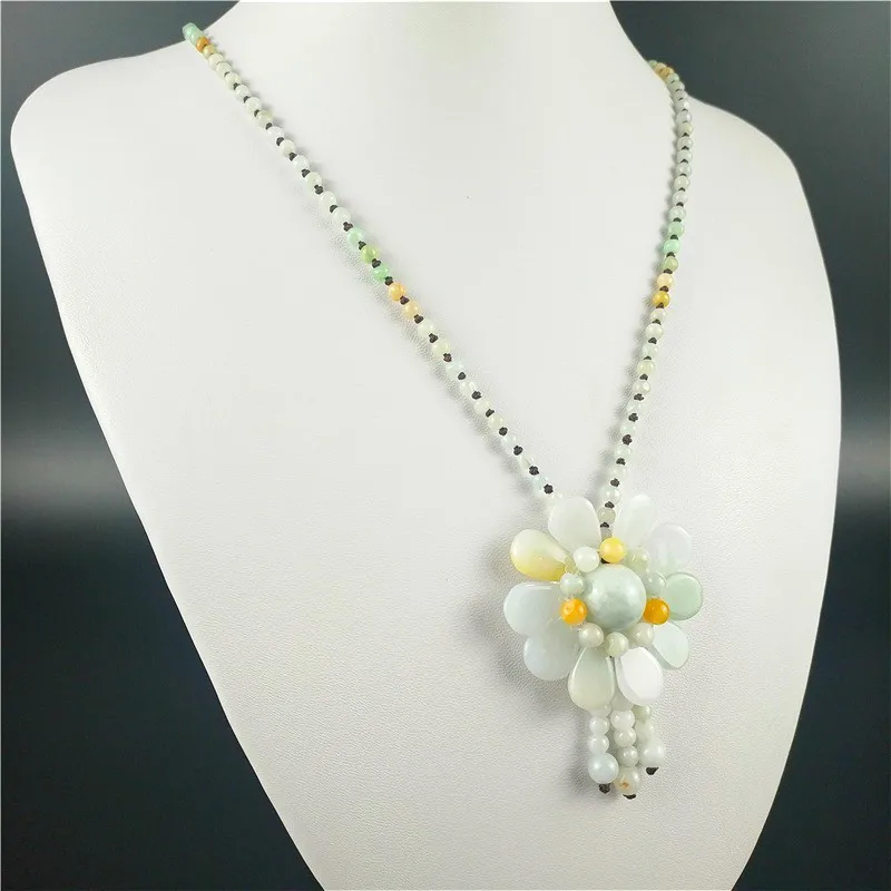Certified Burmese Jade Sunflow - Necklaces recension och pris