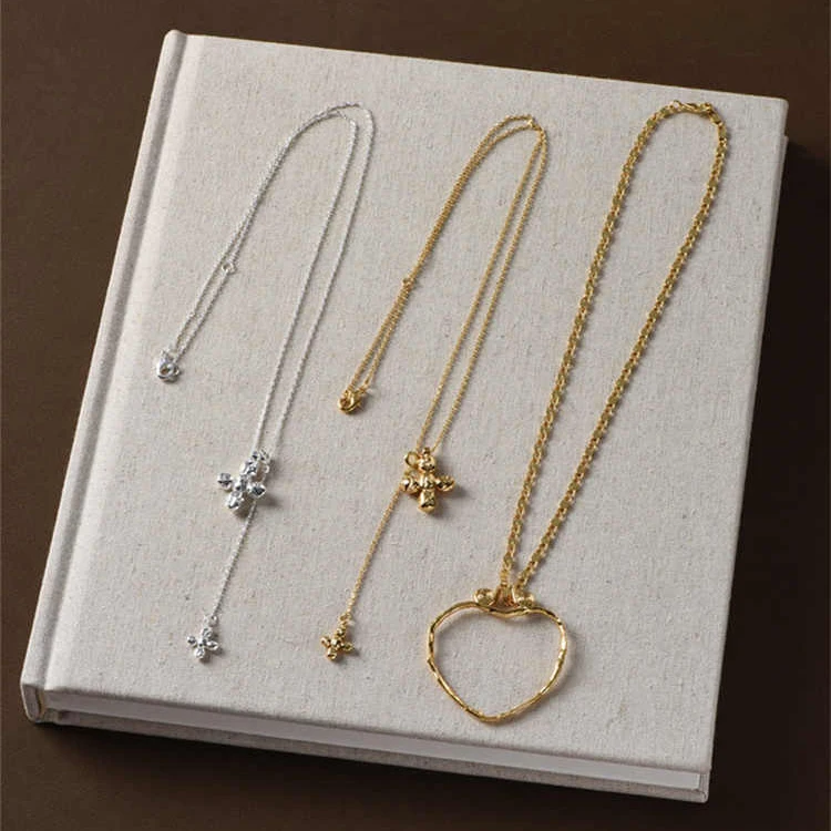 Europe America Big Heart Doubl - Cross Pendant Necklace Gold recension och pris