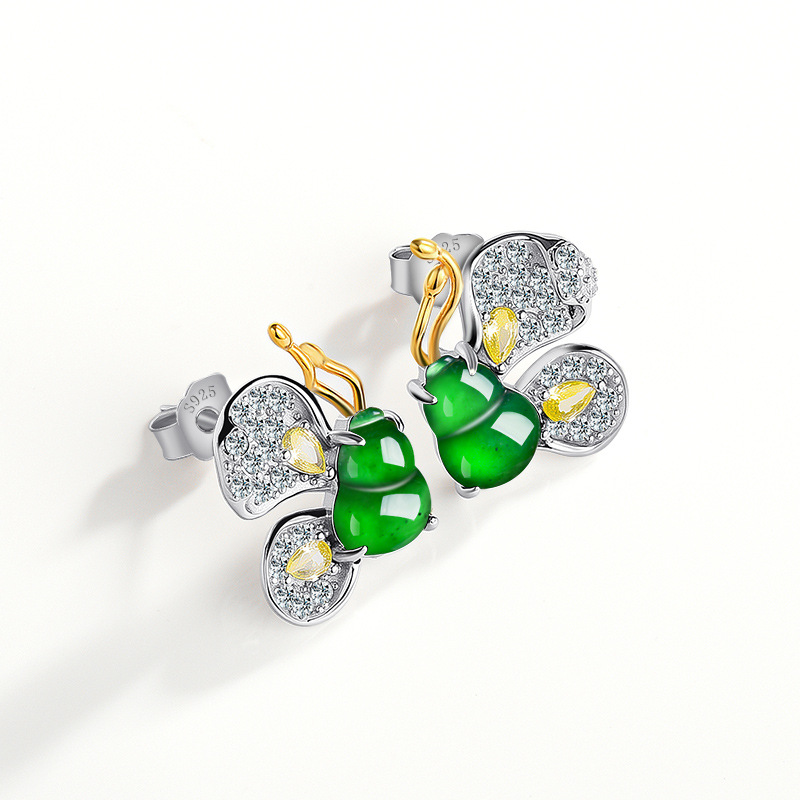 Green Burmese Jadeite Butterfl - Earrings recension och pris